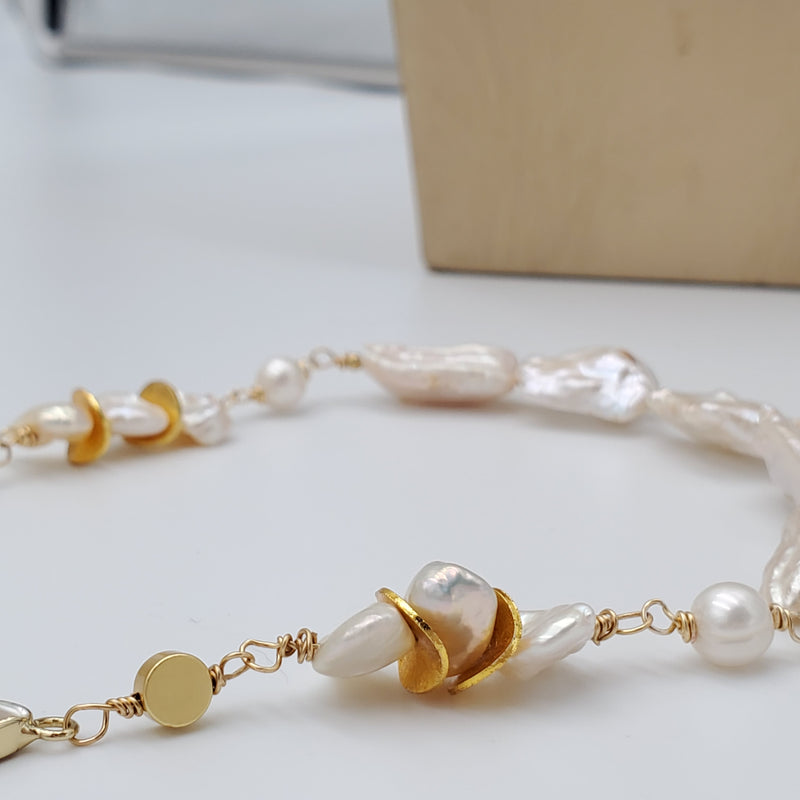 Pearl Shells Collar Necklace