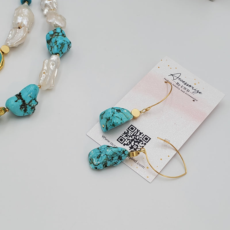 Pearl Shells and Turquoise Collar Necklace and Earrings